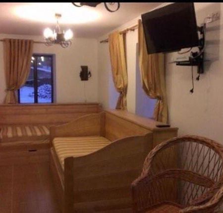 Дом Для Отдыха В Лесу Rzhyshchiv 外观 照片